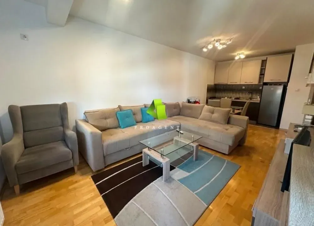 Izdavanje, jednosoban stan, 45m², Centar, Niš