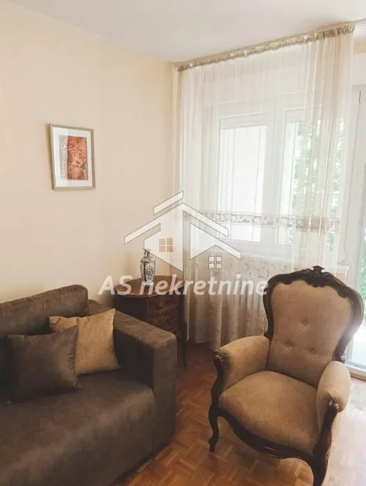 Rent, two bedroom apartment, 48m², Kalenić Pijaca, Vračar Sve Podlokacije
