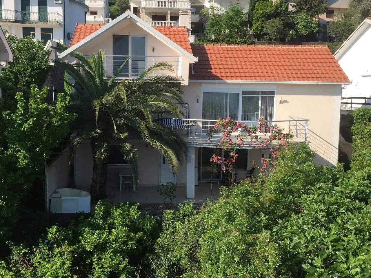 Rent, two bedroom apartment, 92m², Krašići, Tivat
