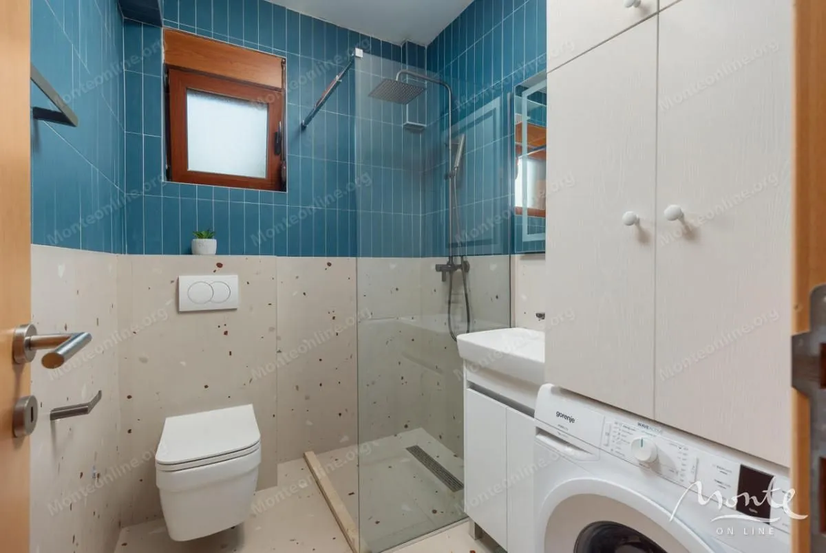 Sale, one bedroom apartment, 50m², Dobrota, Kotor