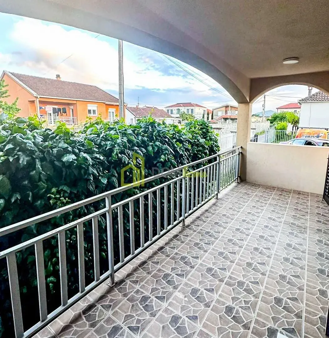 Rent, house, 160m², Gornja Gorica, Podgorica