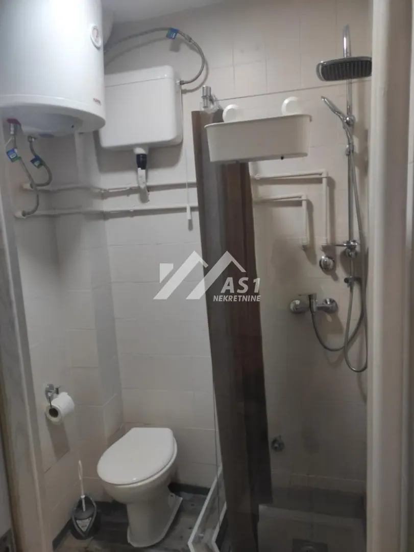 Izdavanje, jednosoban stan, 33m², Detelinara, Novi Sad Sve Podlokacije