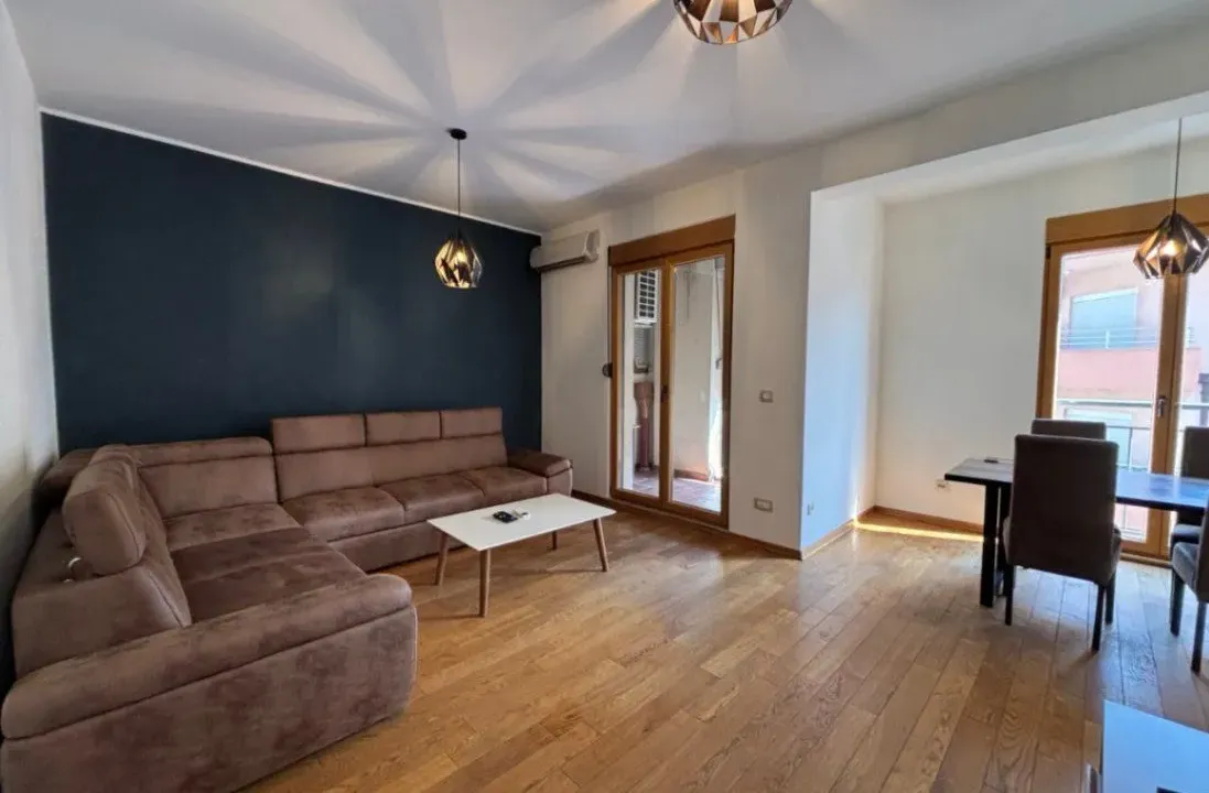 Rent, five bedroom apartment, 186m², Krivi Most, Podgorica