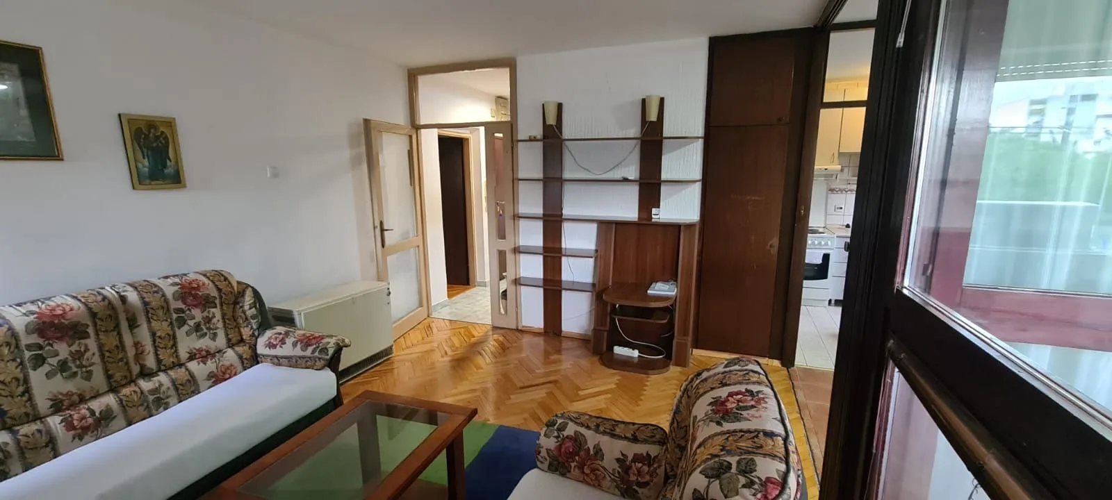 Izdavanje, jednosoban stan, 50m², Blok 5, Podgorica