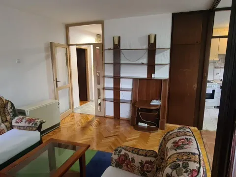 Rent, one bedroom apartment, 50m², Blok 5, Podgorica - image 2