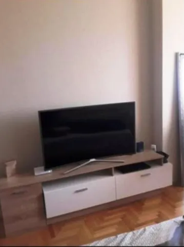 Izdavanje, kuća, 100m², Palilula, Niš