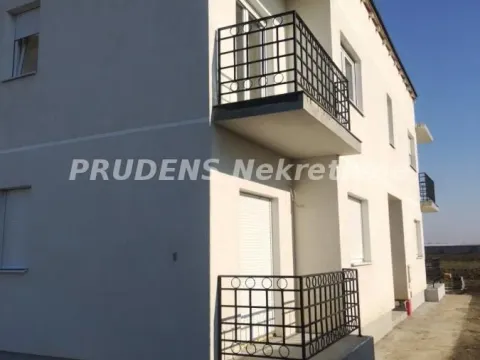 Prodaja, trosoban stan, 63m², Bečmen, Surčin