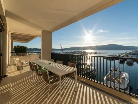 Sale, two bedroom apartment, 140m², Porto Montenegro, Tivat - image 15