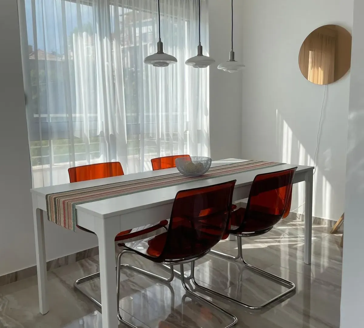 Izdavanje, trosoban stan, 81m², Pod Kuk, Tivat