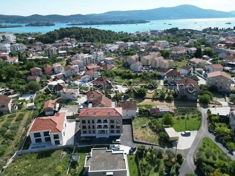 Prodaja, dvosoban stan, 61m², Tivat, Crna Gora