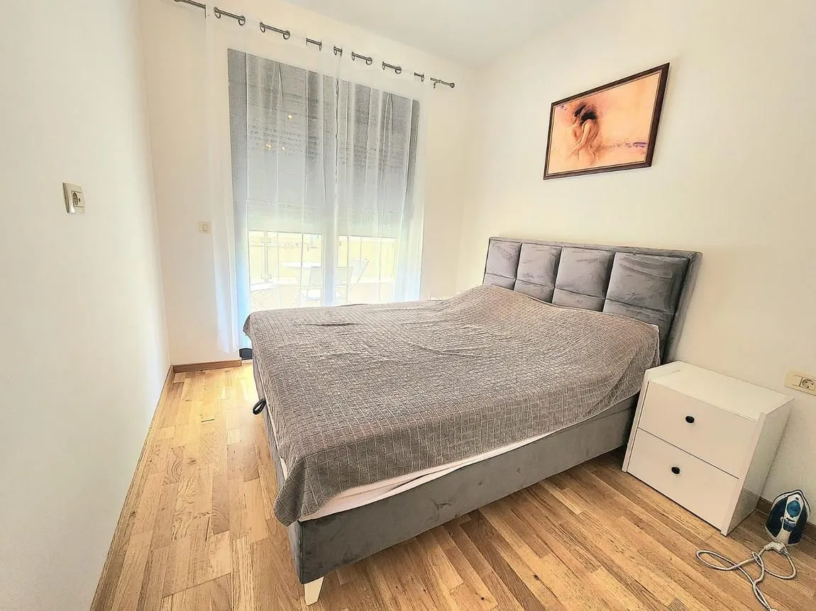 Rent, one bedroom apartment, 43m², Podkošljun, Budva