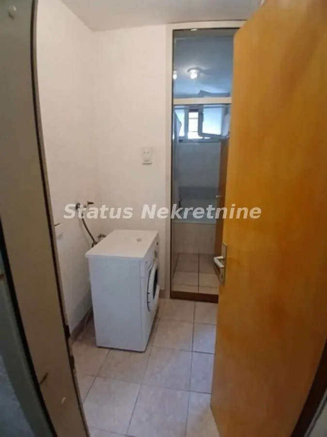 Izdavanje, trosoban stan, 60m², Banatić, Novi Sad Sve Podlokacije
