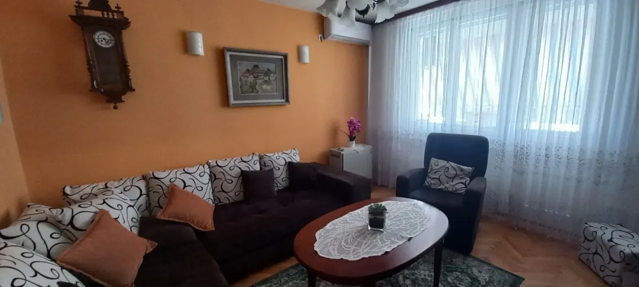 Izdavanje, dvosoban stan, 48m², Preko Morače, Podgorica