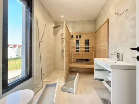 Prodaja, kuća, 220m², Gornja Gorica, Podgorica - image 9