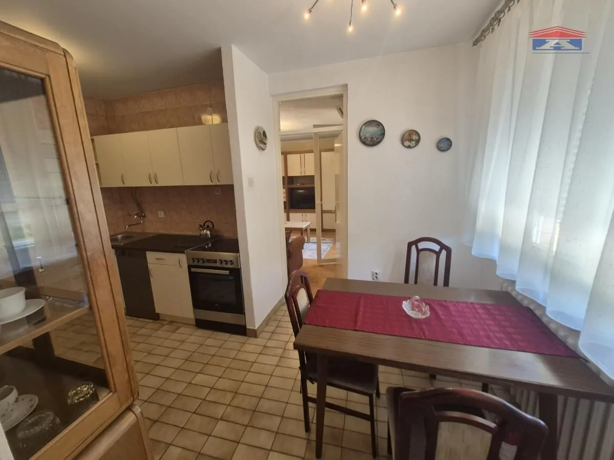 Izdavanje, jednosoban stan, 47m², Bulevar Oslobodjenja, Novi Sad Sve Podlokacije