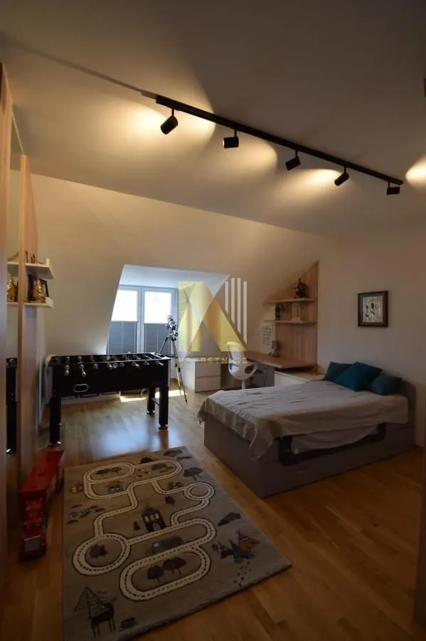 Prodaja, četvorosoban stan, 111m², Nova Detelinara, Novi Sad Sve Podlokacije