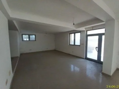 Prodaja, poslovni prostor, 107m², Stari Aerodrom, Podgorica