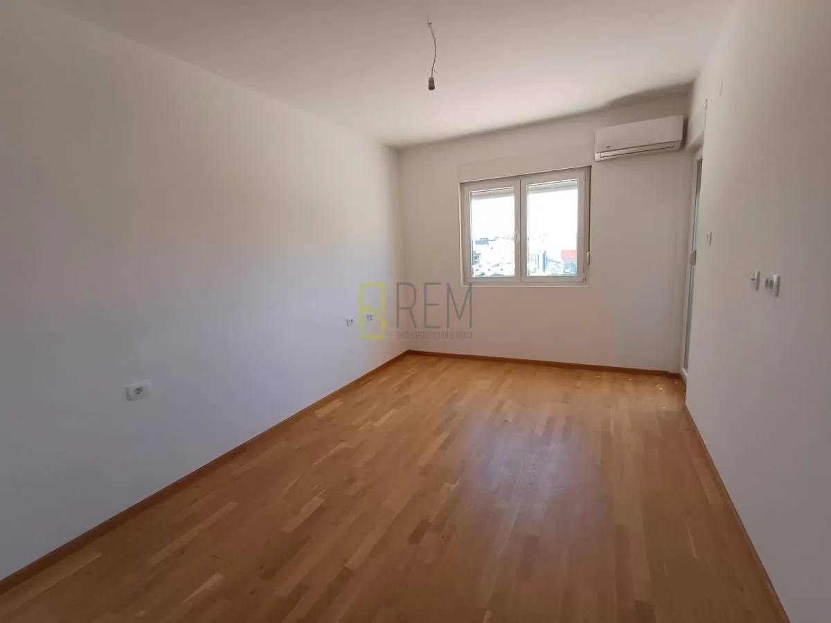 Prodaja, dvosoban stan, 73m², Pobrežje, Podgorica