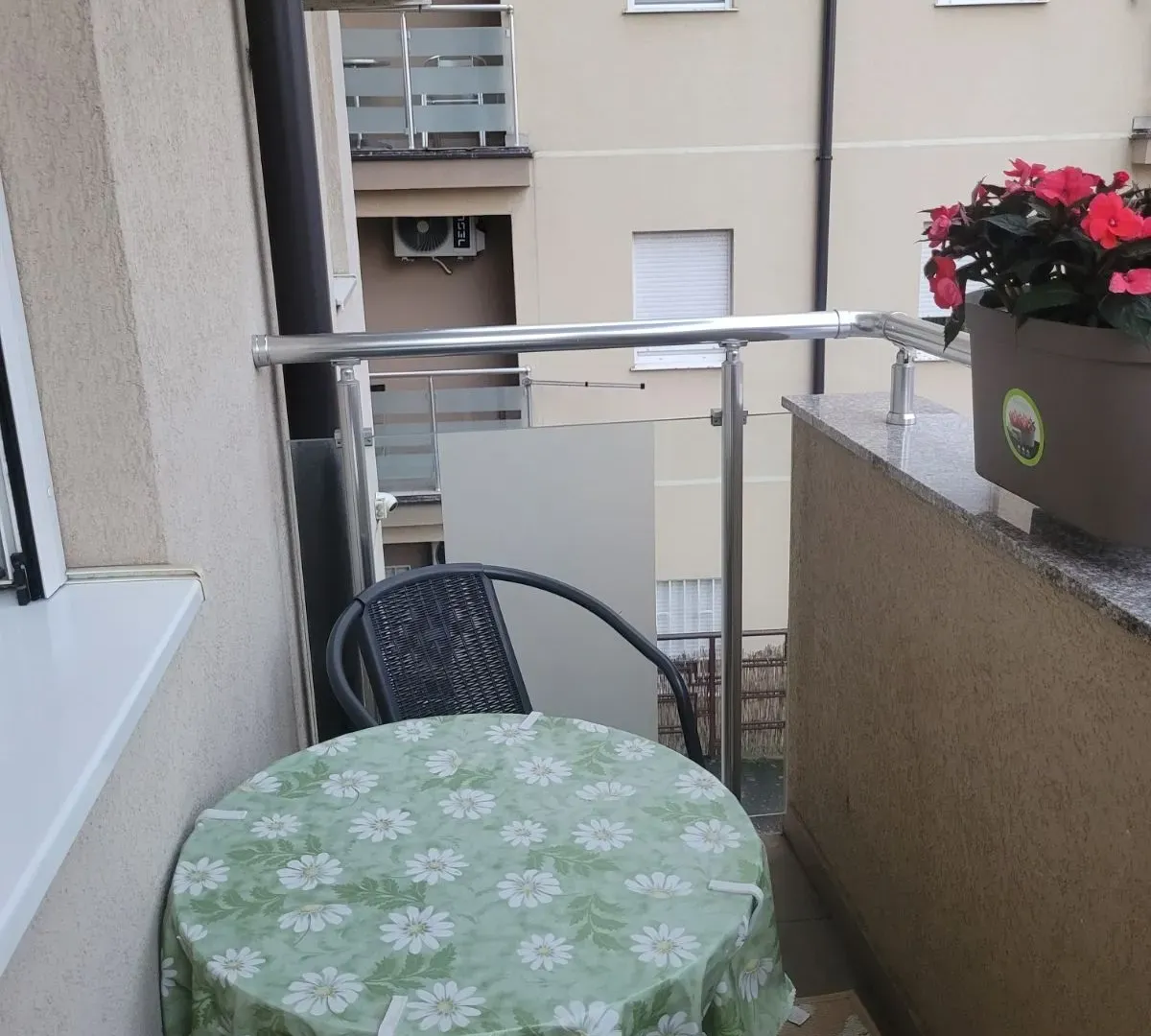 Sale, two bedroom apartment, 49m², Zvezdara Sve Podlokacije, Beograd