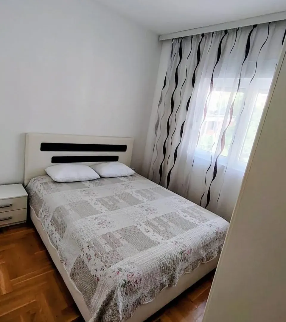 Rent, two bedroom apartment, 50m², Golubovina, Budva