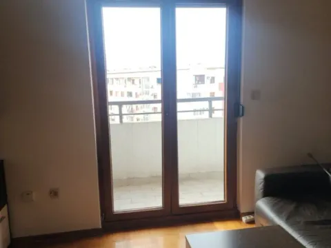 Izdavanje, dvosoban stan, 68m², Stari Aerodrom, Podgorica - image 2