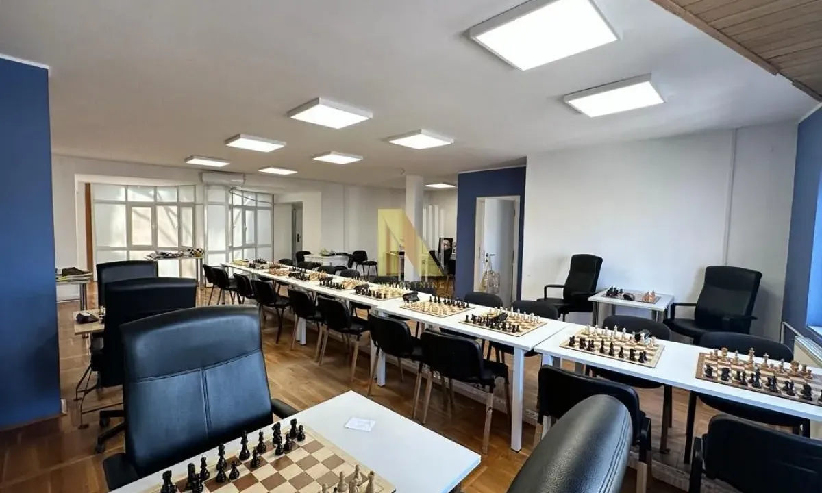 Izdavanje, poslovni prostor, 182m², Centar, Novi Sad