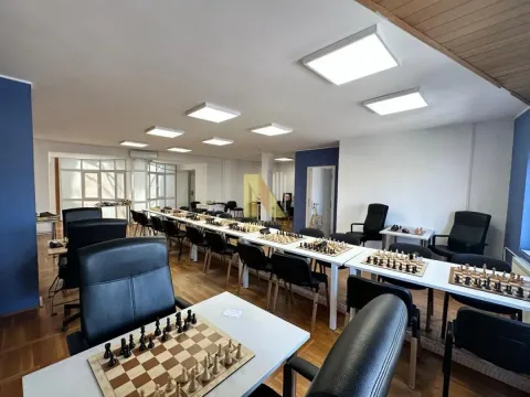 Izdavanje, poslovni prostor, 182m², Centar, Novi Sad