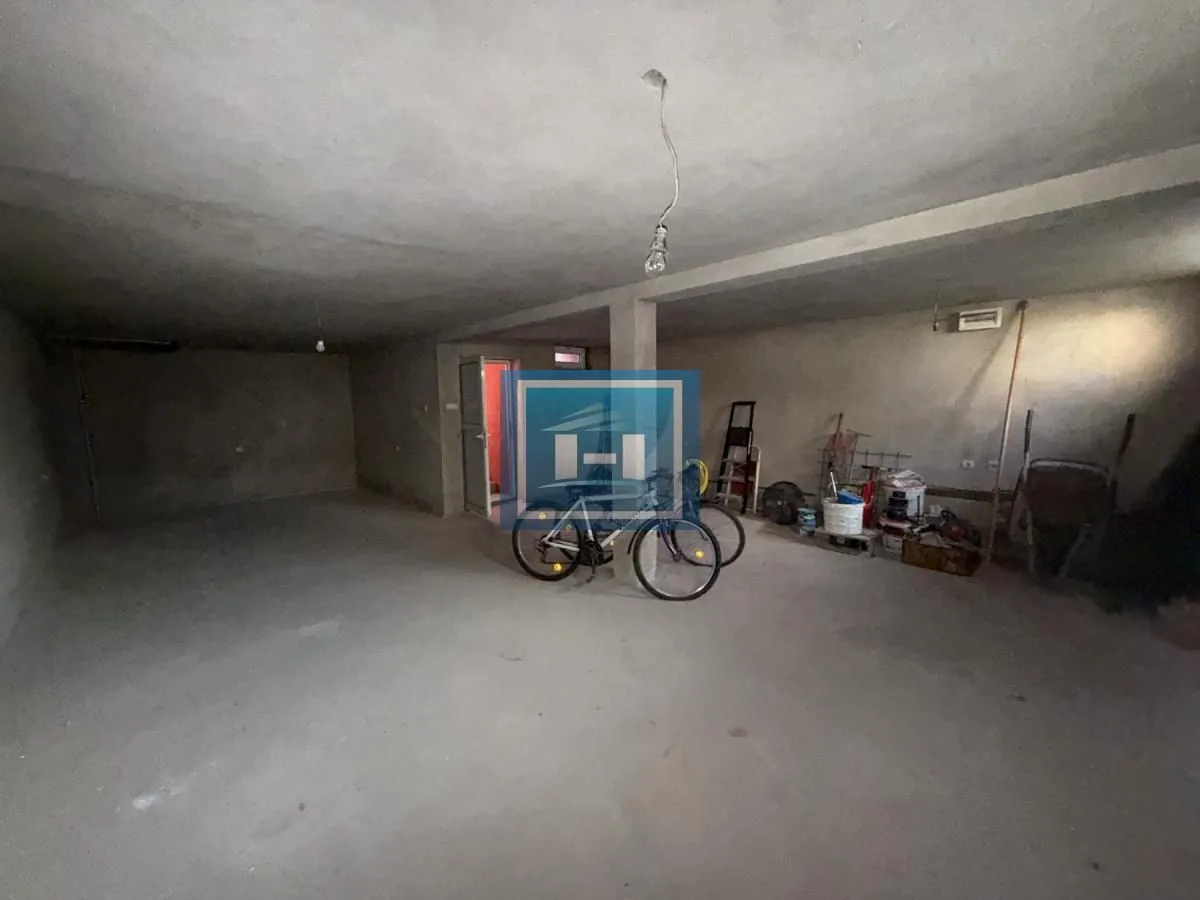 Sale, house, 350m², Centar, Jagodina