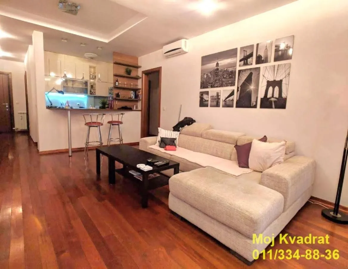 Izdavanje, trosoban stan, 82m², Vračar Hram, Vračar Sve Podlokacije