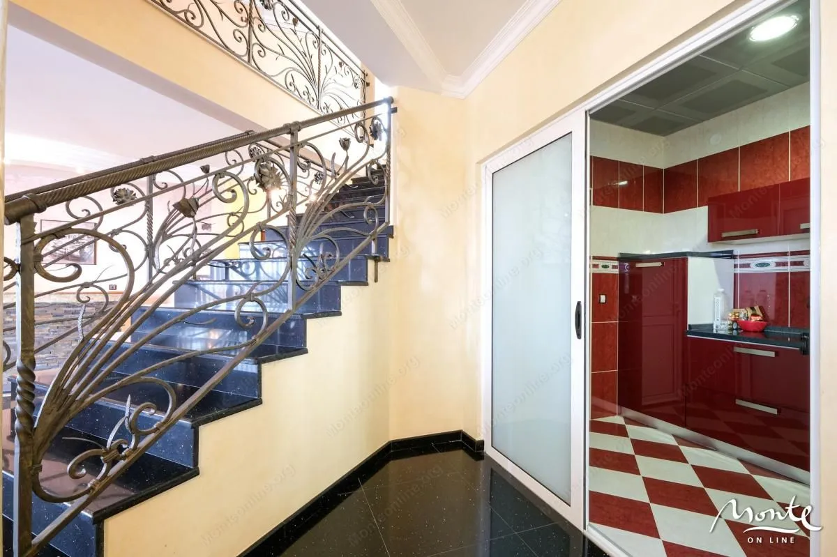 Sale, house, 560m², Petrovac, Budva