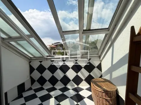 Rent, four bedroom apartment, 150m², Neimar, Vračar Sve Podlokacije - image 20