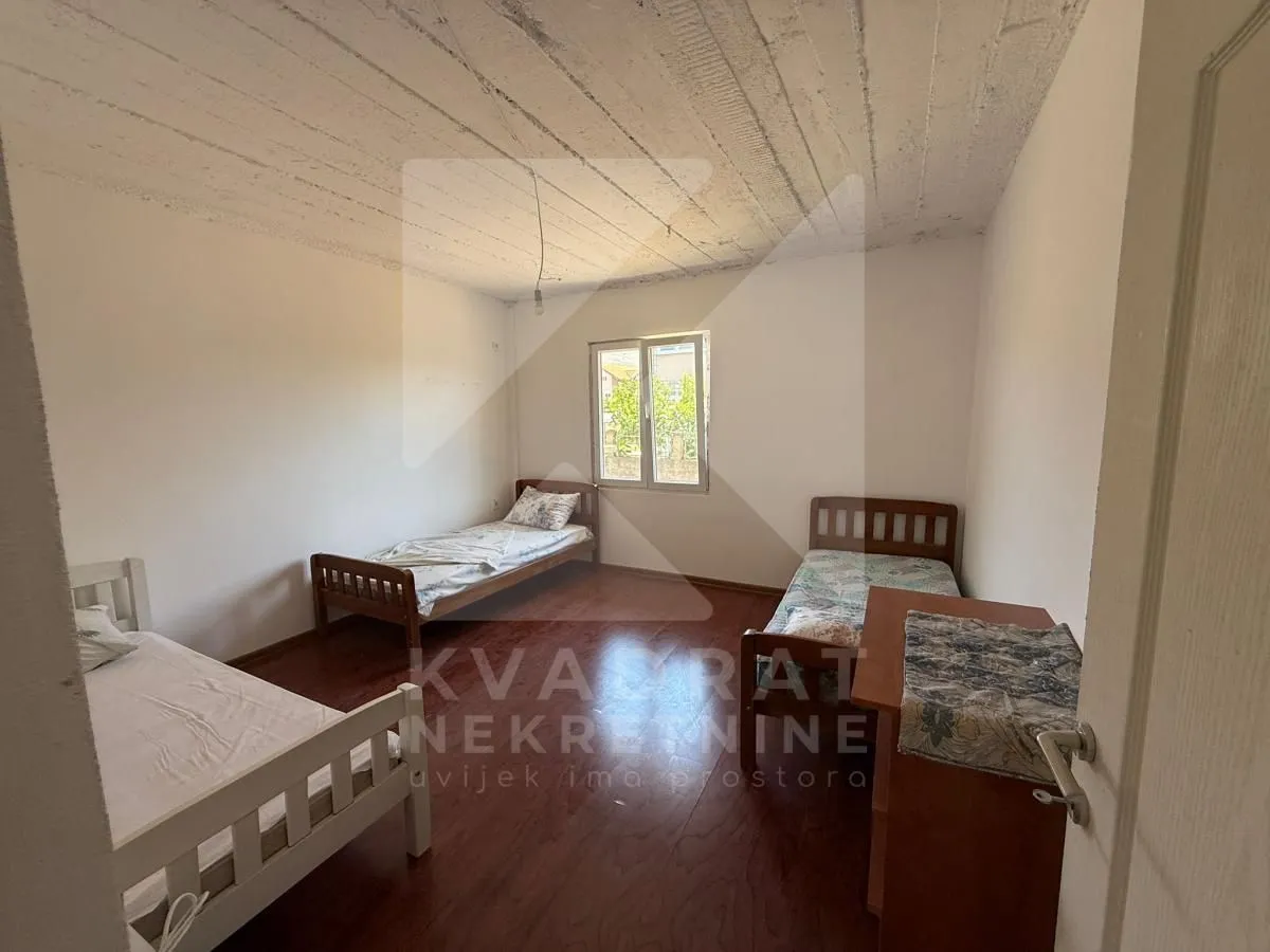 Izdavanje, kuća, 180m², Tuzi, Podgorica