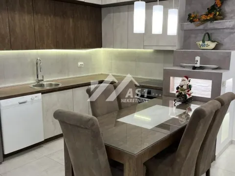 Izdavanje, trosoban stan, 94m², Novi Sad Sve Podlokacije, Novi Sad - image 4