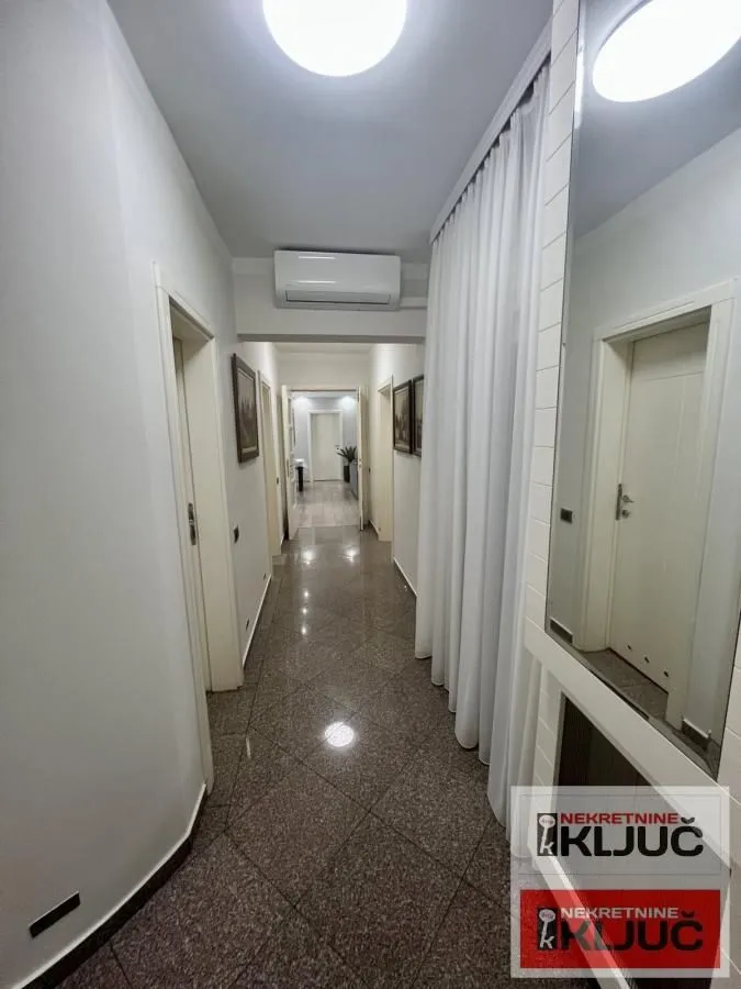Prodaja, četvorosoban stan, 105m², Spens, Novi Sad Sve Podlokacije