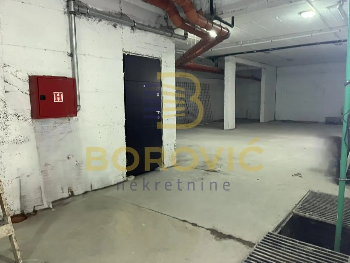 Rent, office space, 620m², Dušanovac, Voždovac Sve Podlokacije