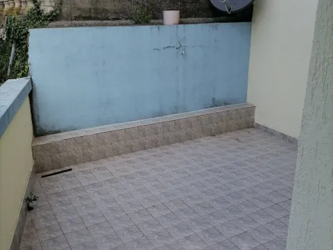 Rent, one bedroom apartment, 50m², Petrovac, Budva - image 3