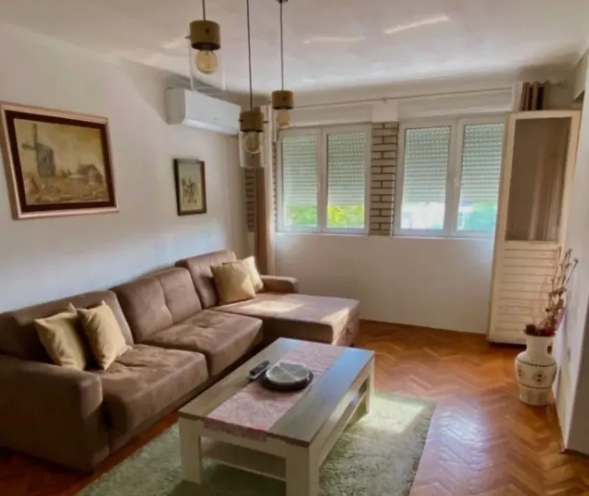 Izdavanje, dvosoban stan, 80m², Zabjelo, Podgorica