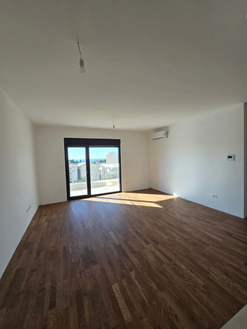 Sale, two bedroom apartment, 68m², Ilino, Bar