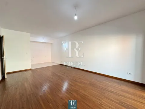 Izdavanje, dvosoban stan, 70m², Master Kvart, Podgorica - image 2