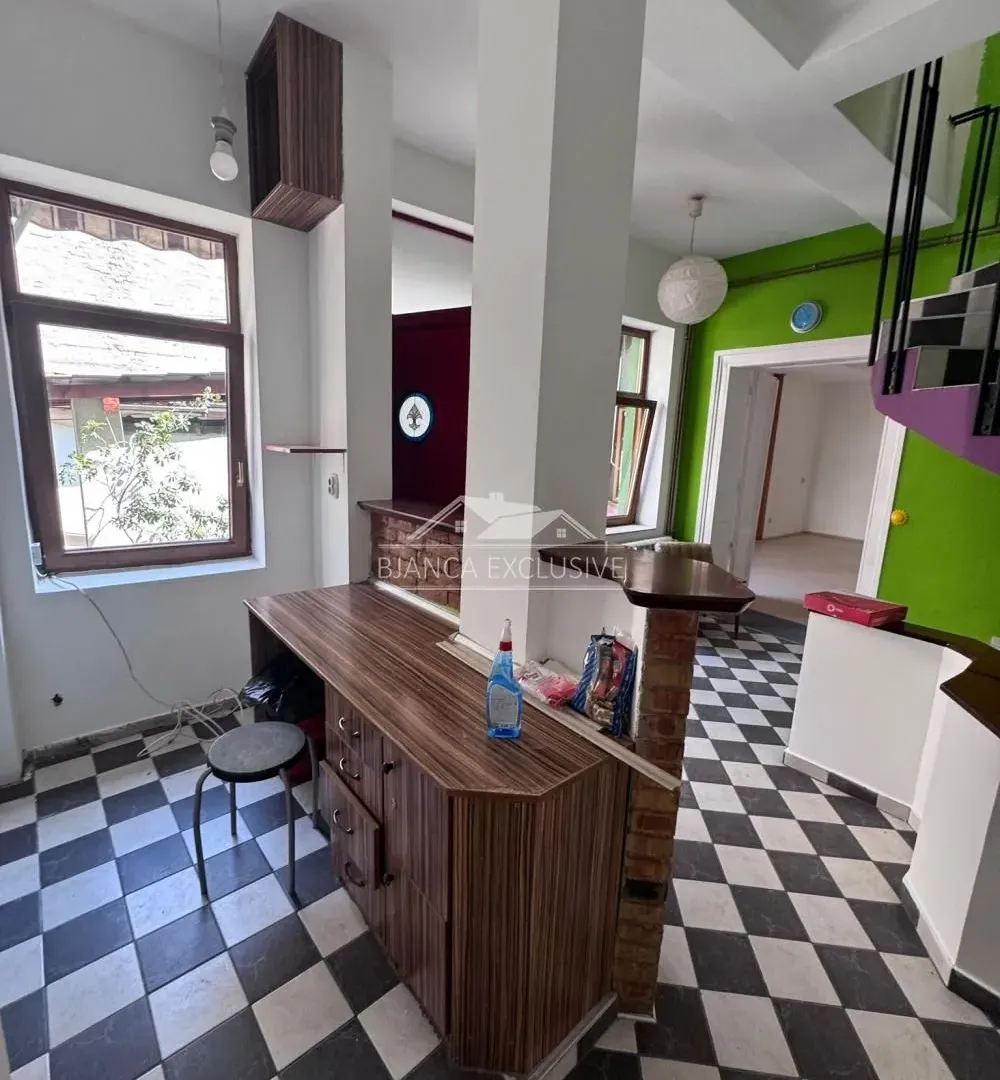 Prodaja, stan, 166m², Vračar Sve Podlokacije, Beograd