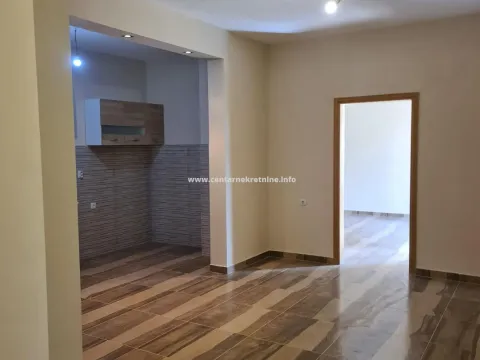 Prodaja, kuća, 90m², Stanjevića Rupa, Podgorica - image 2