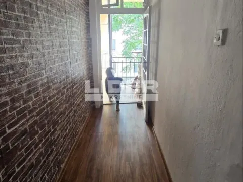 Sale, two bedroom apartment, 68m², Južni Bulevar, Vračar Sve Podlokacije - image 9