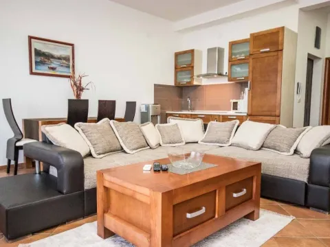 Rent, two bedroom apartment, 60m², Dobra Voda, Budva - image 3