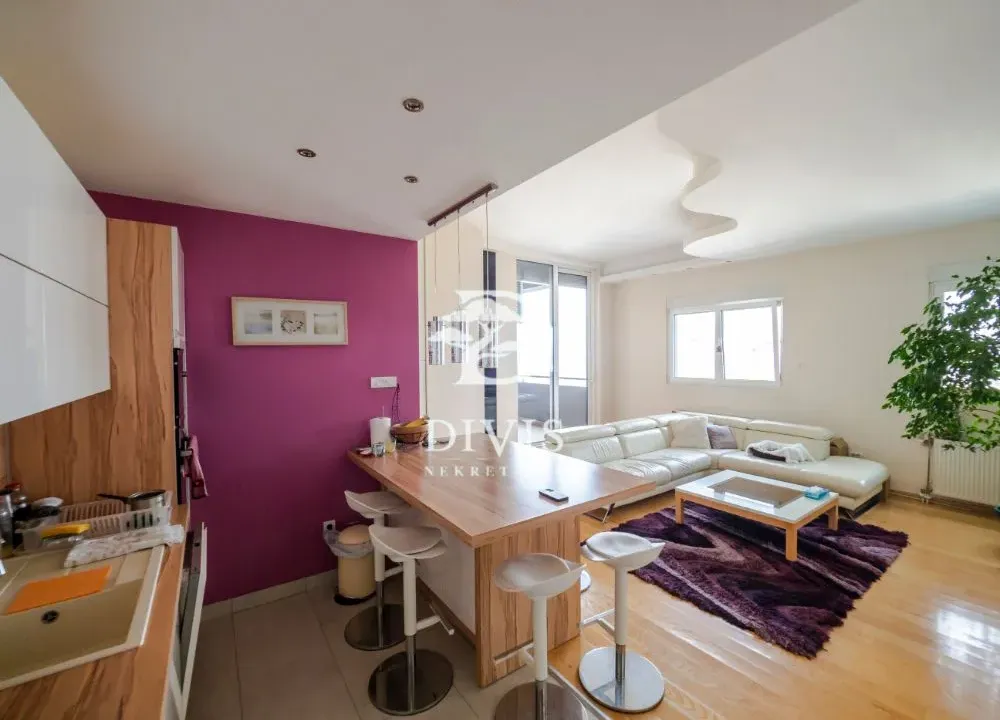 Prodaja, četvorosoban stan, 129m², Karaburma, Palilula Sve Podlokacije