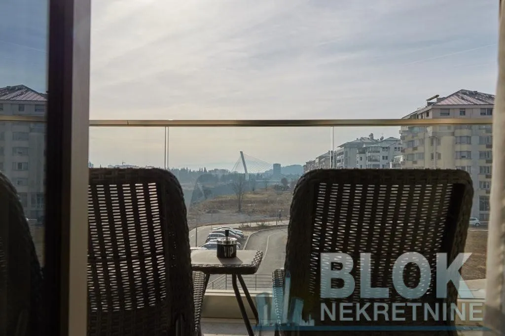 Izdavanje, trosoban stan, 106m², Preko Morače, Podgorica
