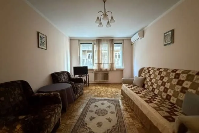 Izdavanje, dvosoban stan, 50m², Kalenić Pijaca, Vračar Sve Podlokacije