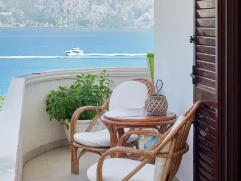 Prodaja, dvosoban stan, 51m², Prčanj, Kotor - image 7