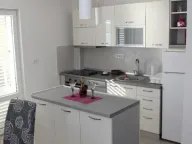 Izdavanje, dvosoban stan, 80m², Tivat, Crna Gora - image 9