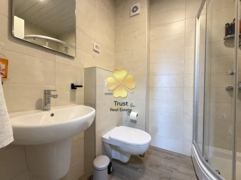 Rent, one bedroom apartment, 50m², City Kej, Podgorica - image 11