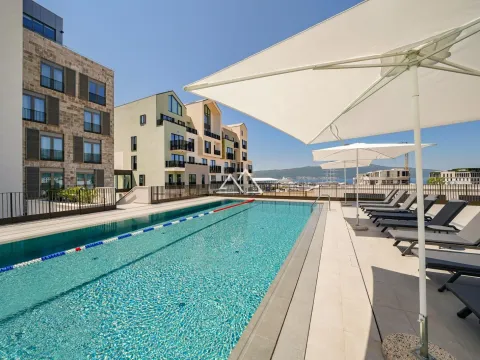 Prodaja, jednosoban stan, 63m², Centar, Tivat - image 1